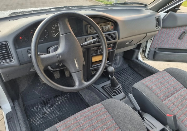 Toyota Corolla cena 24900 przebieg: 80000, rok produkcji 1991 z Gdynia małe 497